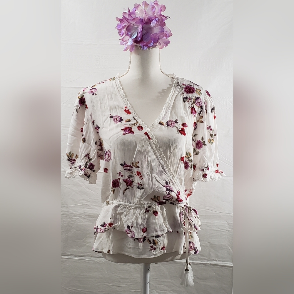 AMERICAN RAG Puff Sleeve Wrap Floral Top